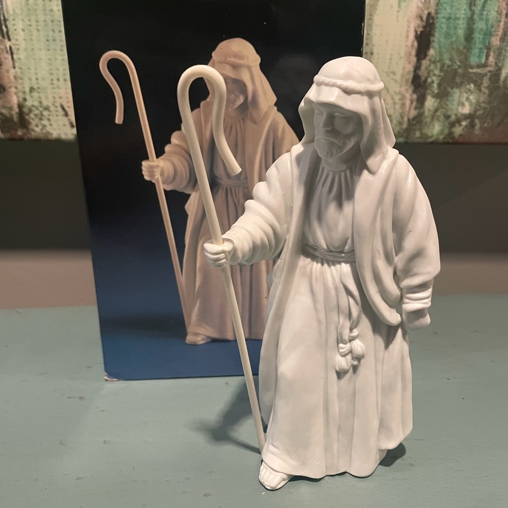 Vintage Avon Porcelain Nativity Collectibles Figurine * The Shepherd *